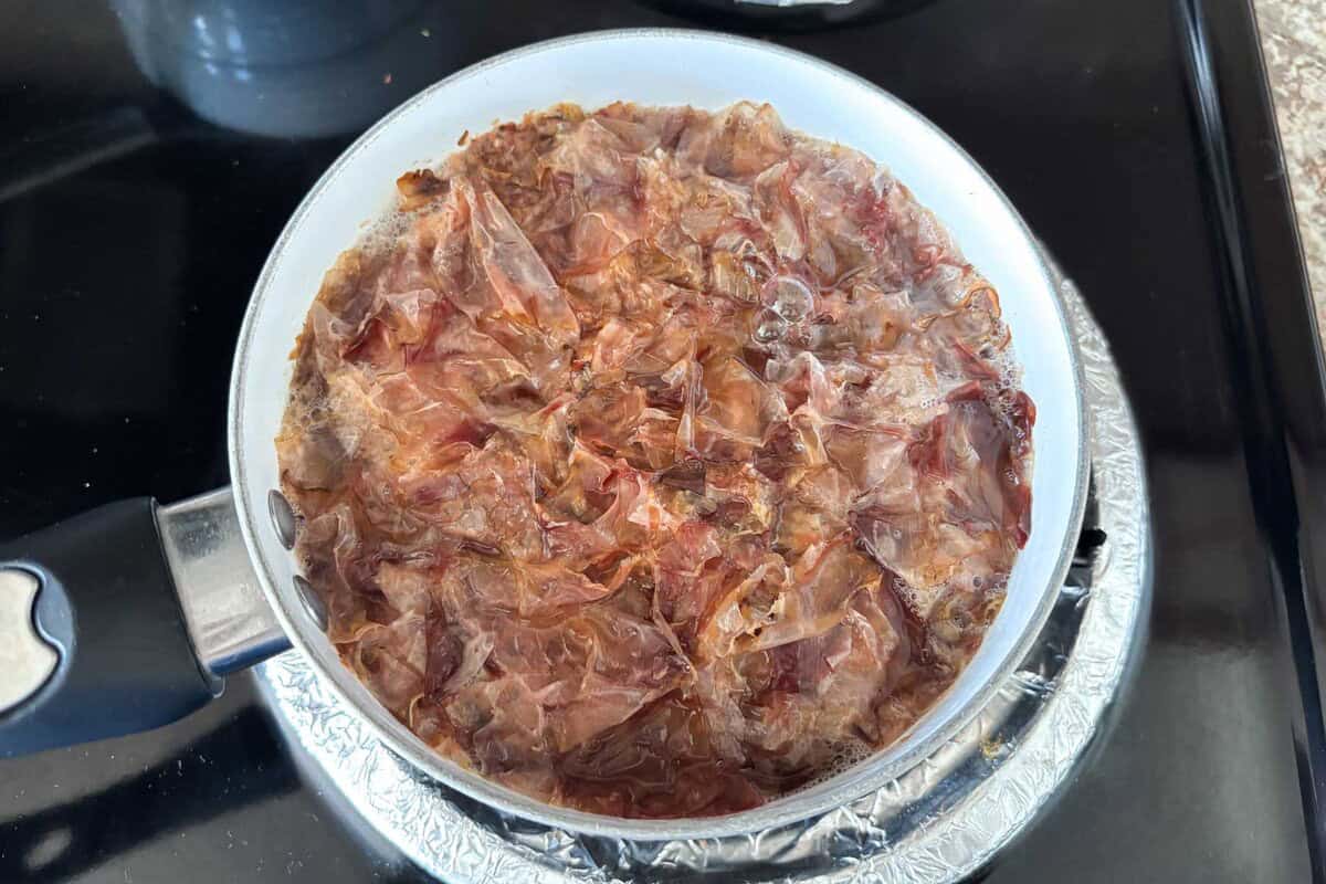 Add katsuobushi to a pot.